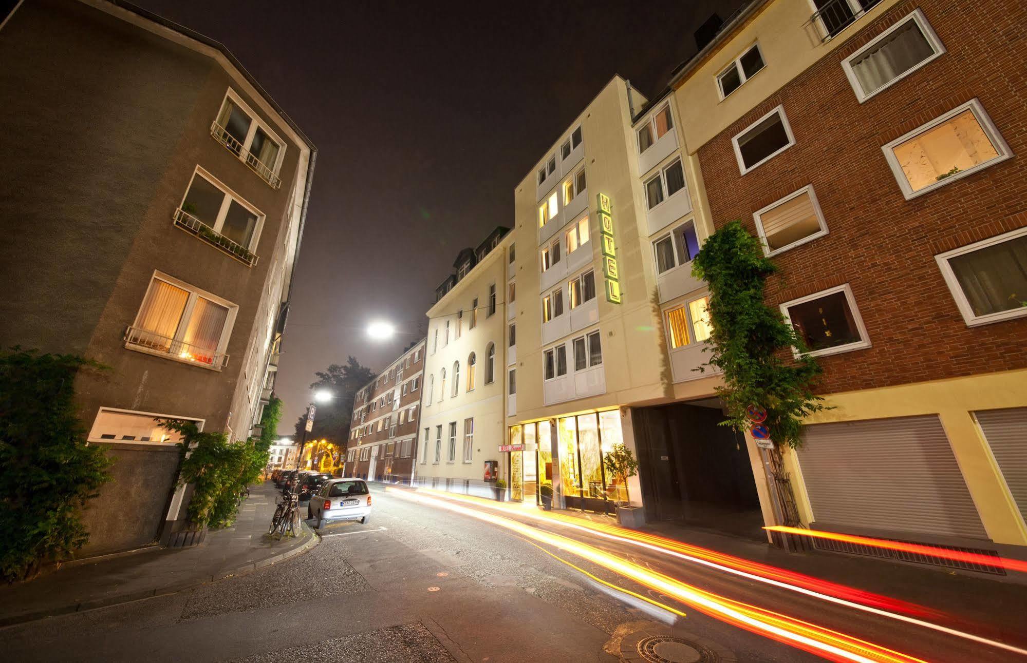 Hotel Leonet Cologne Exterior photo